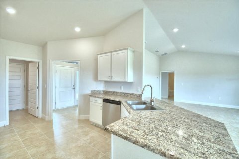 House in Auburndale, Florida 4 bedrooms, 163.04 sq.m. № 2215232 - photo 10