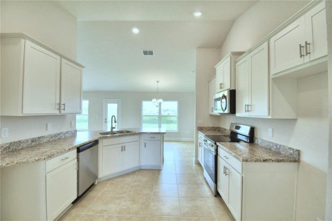 House in Auburndale, Florida 4 bedrooms, 163.04 sq.m. № 2215232 - photo 7