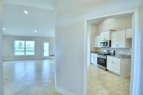 House in Auburndale, Florida 4 bedrooms, 163.04 sq.m. № 2215232 - photo 4
