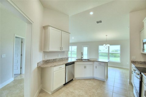 House in Auburndale, Florida 4 bedrooms, 163.04 sq.m. № 2215232 - photo 6