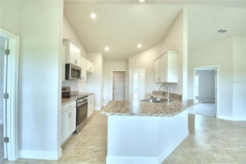 House in Auburndale, Florida 4 bedrooms, 163.04 sq.m. № 2215232 - photo 8