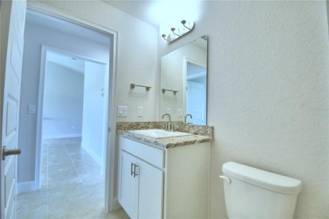 House in Auburndale, Florida 4 bedrooms, 163.04 sq.m. № 2215232 - photo 23