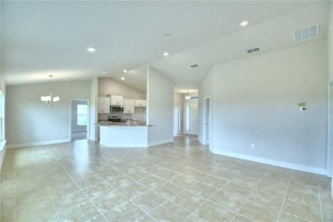 House in Auburndale, Florida 4 bedrooms, 163.04 sq.m. № 2215232 - photo 15