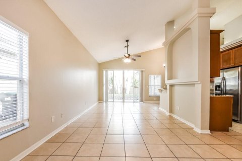 Villa ou maison à louer à Orlando, Floride: 3 chambres, 144.74 m2 № 2386747 - photo 3