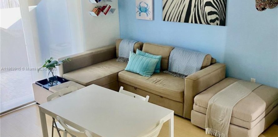 Touwnhouse à Key Biscayne, Floride 1 chambre, 72.09 m2 № 2015314