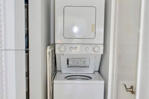 Touwnhouse à louer à Key Biscayne, Floride: 1 chambre, 72.09 m2 № 2015314 - photo 5