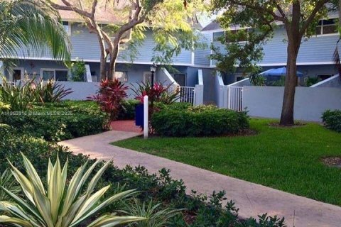 Touwnhouse à louer à Key Biscayne, Floride: 1 chambre, 72.09 m2 № 2015314 - photo 13