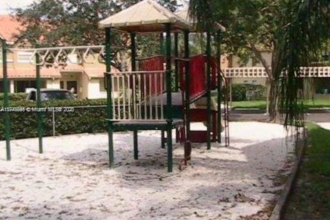 Condo in Hialeah, Florida, 1 bedroom  № 1494514 - photo 9