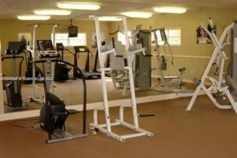 Condo in Hialeah, Florida, 1 bedroom  № 1494514 - photo 11
