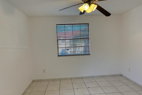 Condo in Hialeah, Florida, 1 bedroom  № 1494514 - photo 23