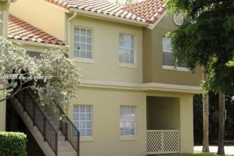 Condo in Hialeah, Florida, 1 bedroom  № 1494514 - photo 13
