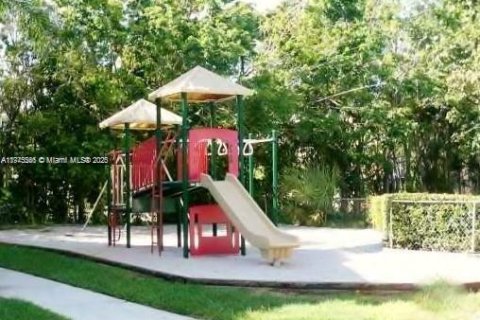 Condo in Hialeah, Florida, 1 bedroom  № 1494514 - photo 6