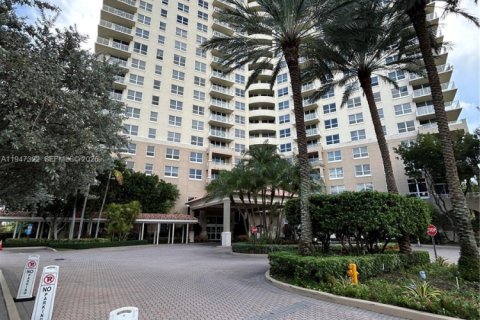 Condominio en venta en Aventura, Florida, 2 dormitorios, 109.16 m2 № 2003686 - foto 2