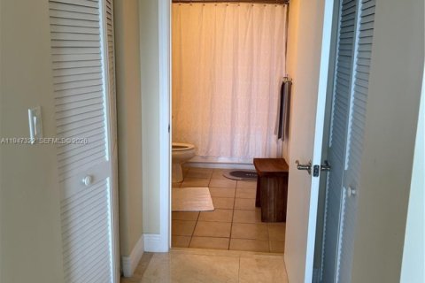 Condominio en venta en Aventura, Florida, 2 dormitorios, 109.16 m2 № 2003686 - foto 29