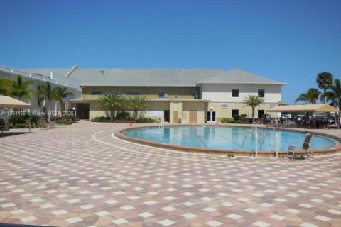 Condo in West Palm Beach, Florida, 1 bedroom  № 1860747 - photo 4