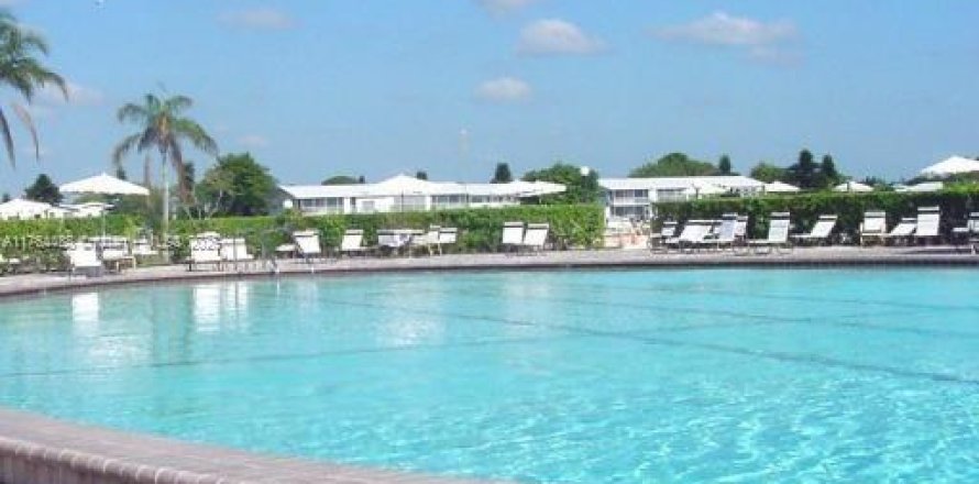Condo in West Palm Beach, Florida, 1 bedroom № 1860747