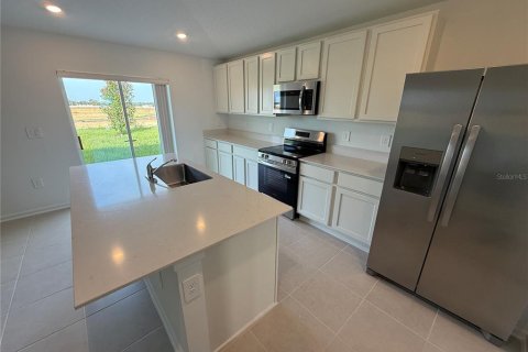 House in Haines City, Florida 3 bedrooms, 138.15 sq.m. № 1910466 - photo 2