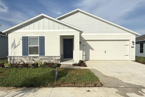 House in Haines City, Florida 3 bedrooms, 138.15 sq.m. № 1910466 - photo 1