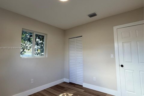 Villa ou maison à vendre à Miami, Floride: 4 chambres, 122.91 m2 № 1949183 - photo 24