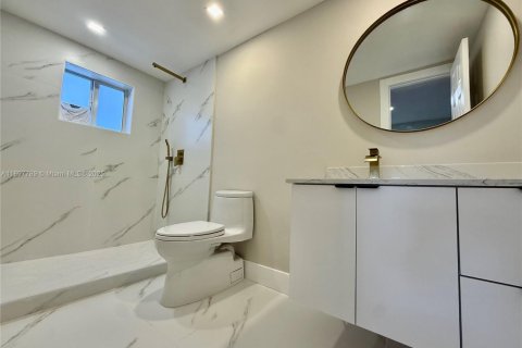 Villa ou maison à vendre à Miami, Floride: 4 chambres, 122.91 m2 № 1949183 - photo 18