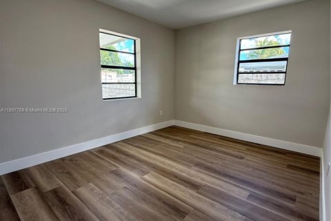 Villa ou maison à vendre à Miami, Floride: 4 chambres, 122.91 m2 № 1949183 - photo 27