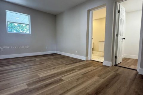 Villa ou maison à vendre à Miami, Floride: 4 chambres, 122.91 m2 № 1949183 - photo 21