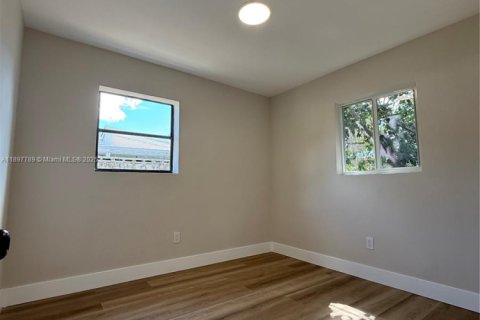 Villa ou maison à vendre à Miami, Floride: 4 chambres, 122.91 m2 № 1949183 - photo 25