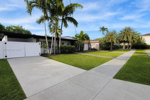 House in Hollywood, Florida 2 bedrooms, 107.77 sq.m. № 2189505 - photo 26