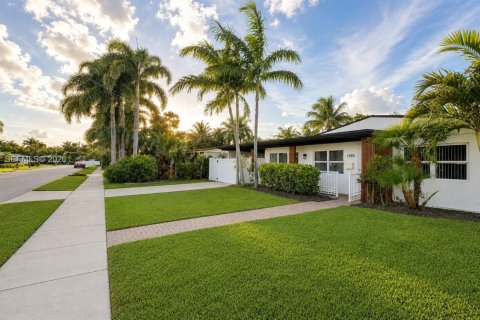 House in Hollywood, Florida 2 bedrooms, 107.77 sq.m. № 2189505 - photo 27