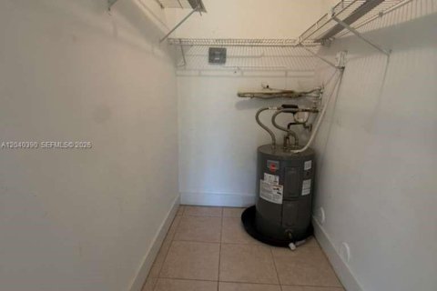 Condo in Fort Lauderdale, Florida, 1 bedroom  № 2086628 - photo 4