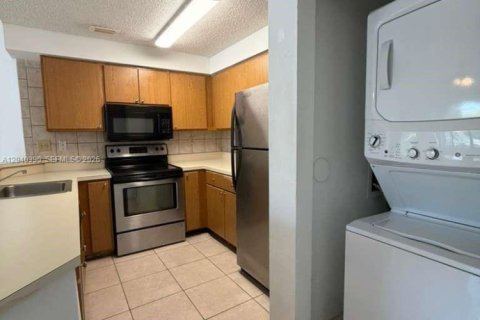 Condo in Fort Lauderdale, Florida, 1 bedroom № 2086628