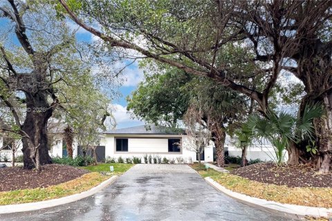 House in Miami, Florida 3 bedrooms, 141.58 sq.m. № 2074355
