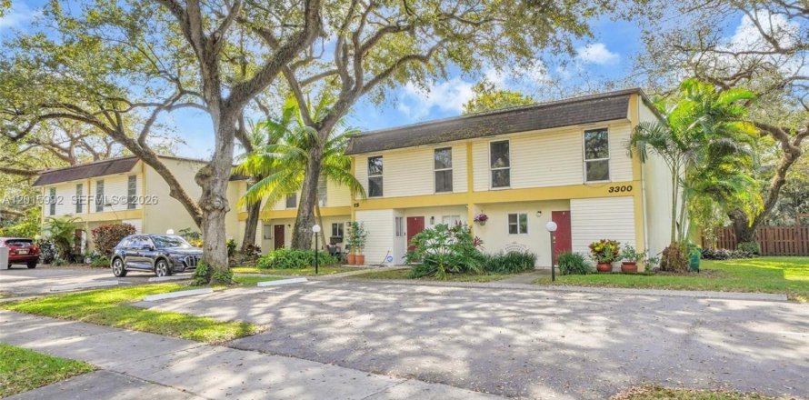 Touwnhouse à Hollywood, Floride 3 chambres, 157.93 m2 № 2085793