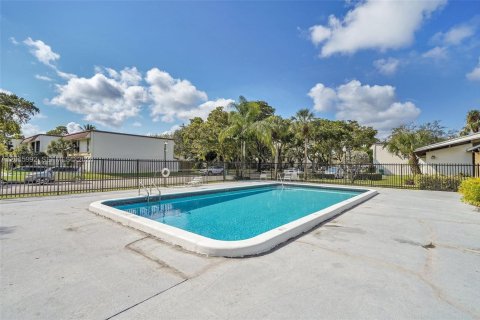 Touwnhouse à louer à Hollywood, Floride: 3 chambres, 157.93 m2 № 2085793 - photo 7