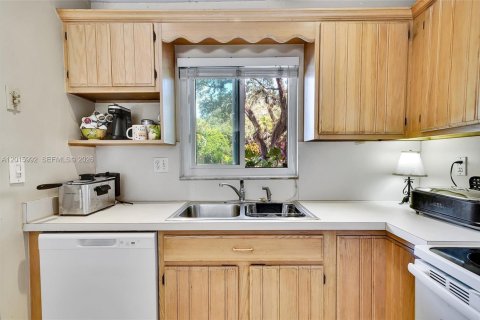 Touwnhouse à louer à Hollywood, Floride: 3 chambres, 157.93 m2 № 2085793 - photo 9