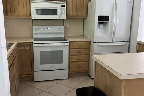 Touwnhouse à louer à Hollywood, Floride: 3 chambres, 157.93 m2 № 2085793 - photo 11
