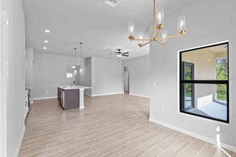 House in North Port, Florida 4 bedrooms, 158.86 sq.m. № 1515365 - photo 7