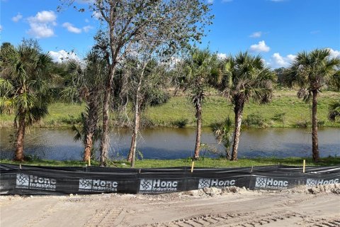 House in North Port, Florida 4 bedrooms, 158.86 sq.m. № 1515365 - photo 4