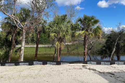 House in North Port, Florida 4 bedrooms, 158.86 sq.m. № 1515365 - photo 2