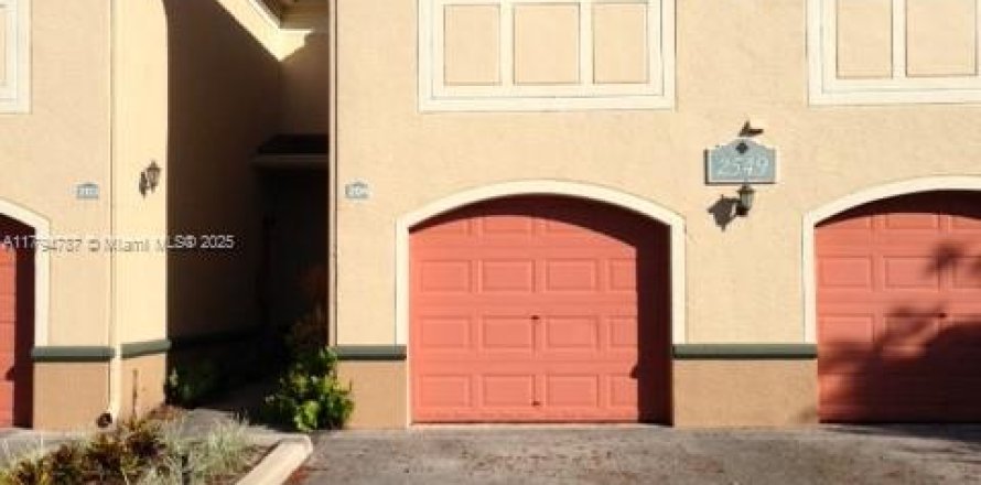 Condominio en Miramar, Florida, 3 dormitorios № 1725967
