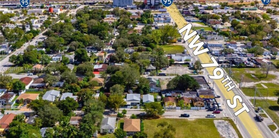 Commercial property in Miami, Florida № 1828903