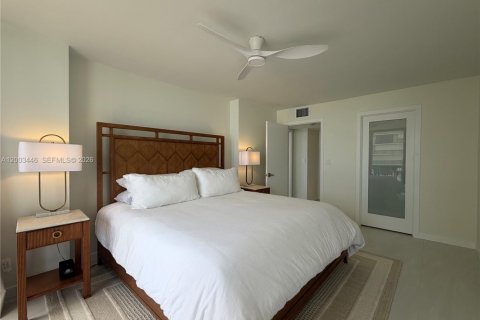 Снять в аренду кондоминиум в Дженсен-Бич, Флорида 2 спальни, 133.5м2, № 2066878 - фото 10