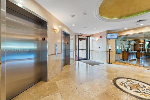 Снять в аренду кондоминиум в Дженсен-Бич, Флорида 2 спальни, 133.5м2, № 2066878 - фото 25