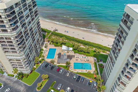 Снять в аренду кондоминиум в Дженсен-Бич, Флорида 2 спальни, 133.5м2, № 2066878 - фото 22