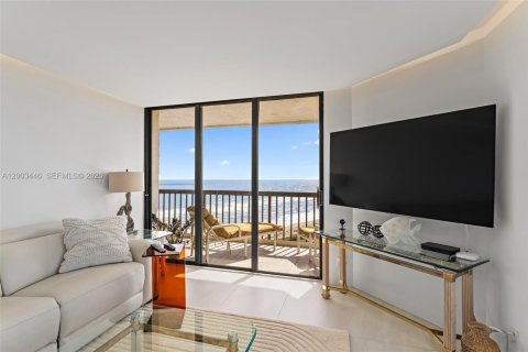 Снять в аренду кондоминиум в Дженсен-Бич, Флорида 2 спальни, 133.5м2, № 2066878 - фото 8