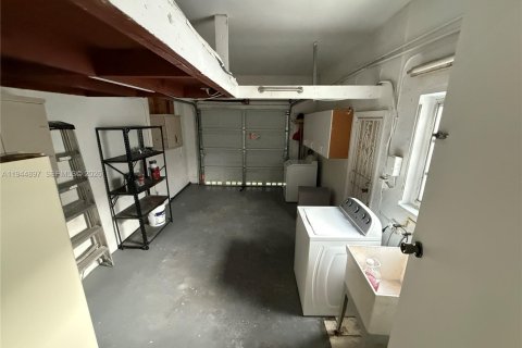 Casa en alquiler en Miami, Florida, 3 dormitorios, 145.39 m2 № 2001678 - foto 20