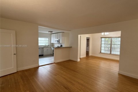 Casa en alquiler en Miami, Florida, 3 dormitorios, 145.39 m2 № 2001678 - foto 4