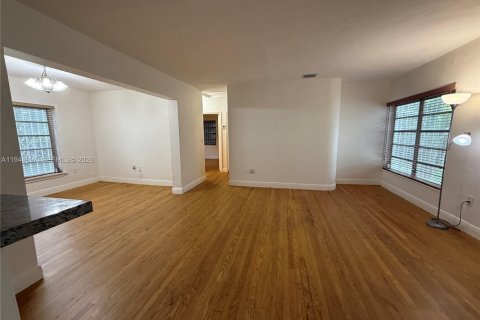 Casa en alquiler en Miami, Florida, 3 dormitorios, 145.39 m2 № 2001678 - foto 8