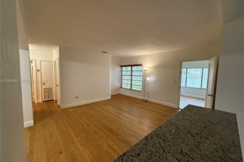 Casa en alquiler en Miami, Florida, 3 dormitorios, 145.39 m2 № 2001678 - foto 7