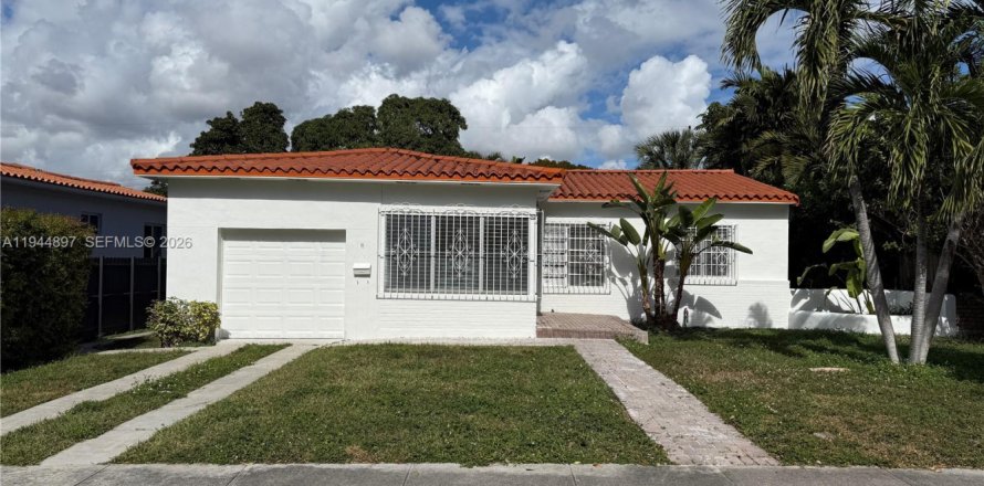 House in Miami, Florida 3 bedrooms, 145.39 sq.m. № 2001678